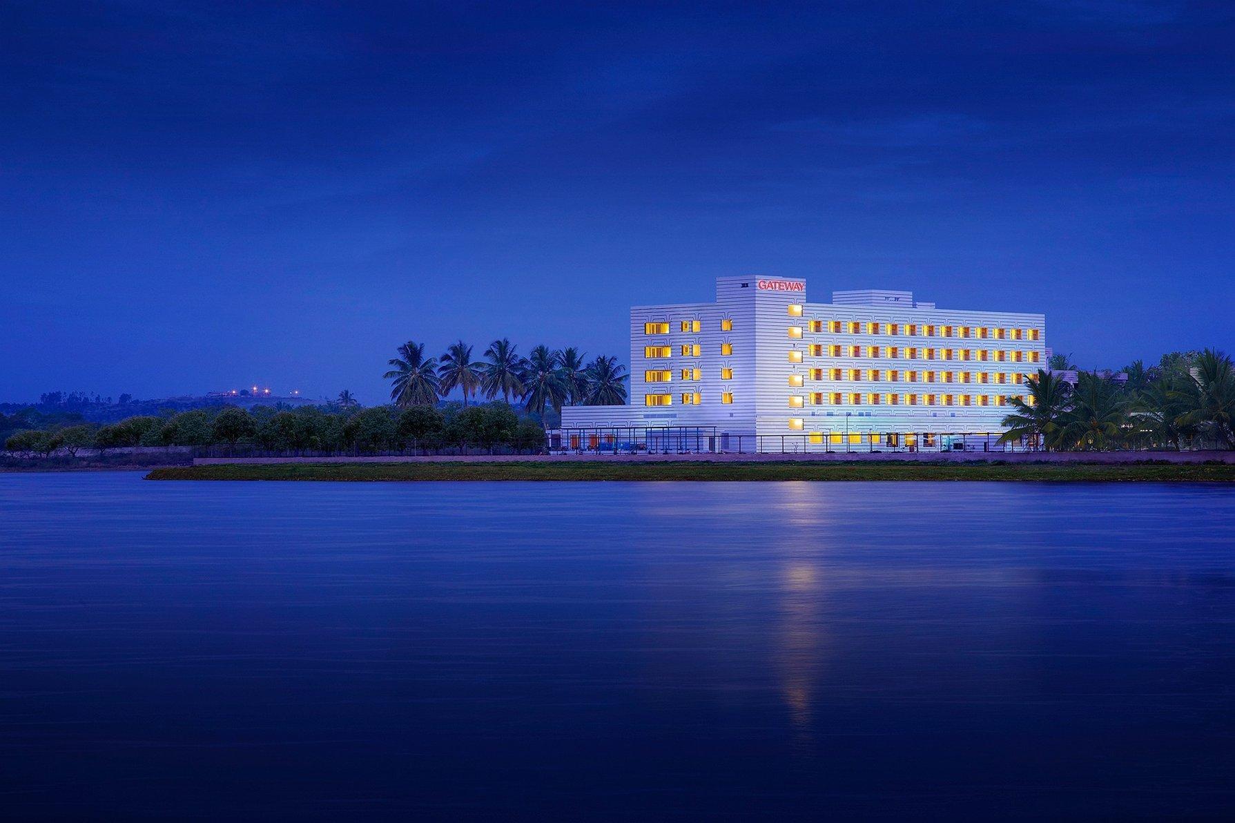 Hotel Naveen Lakeside Hubli Ngoại thất bức ảnh