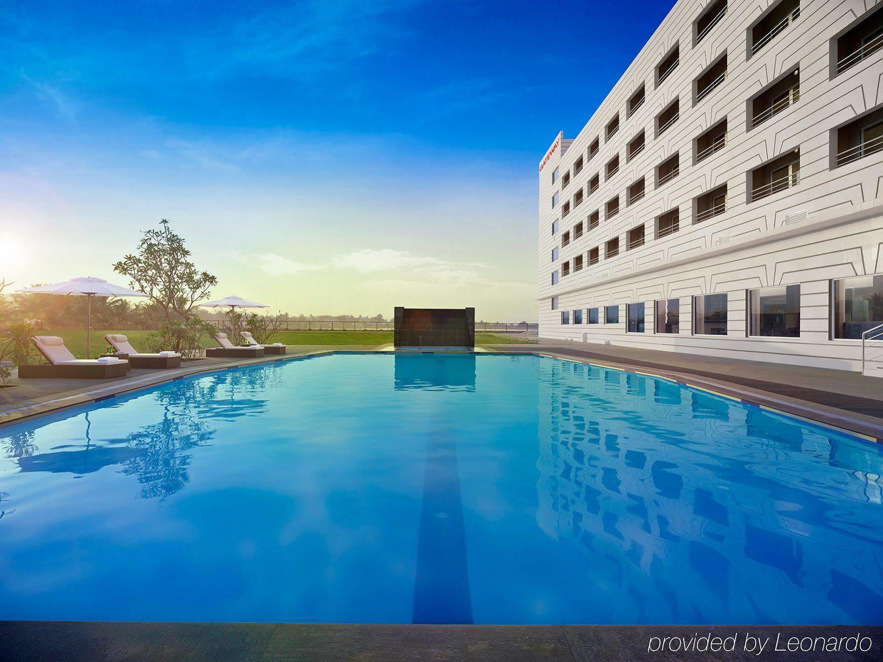 Hotel Naveen Lakeside Hubli Ngoại thất bức ảnh