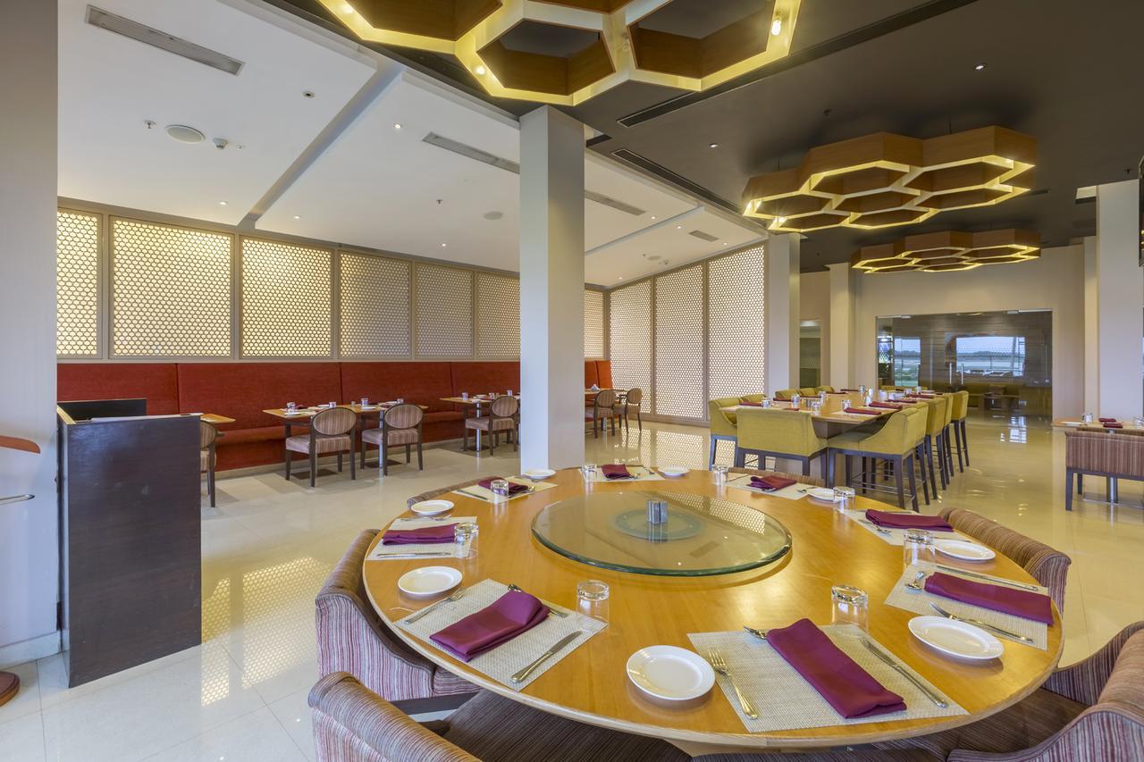 Hotel Naveen Lakeside Hubli Ngoại thất bức ảnh