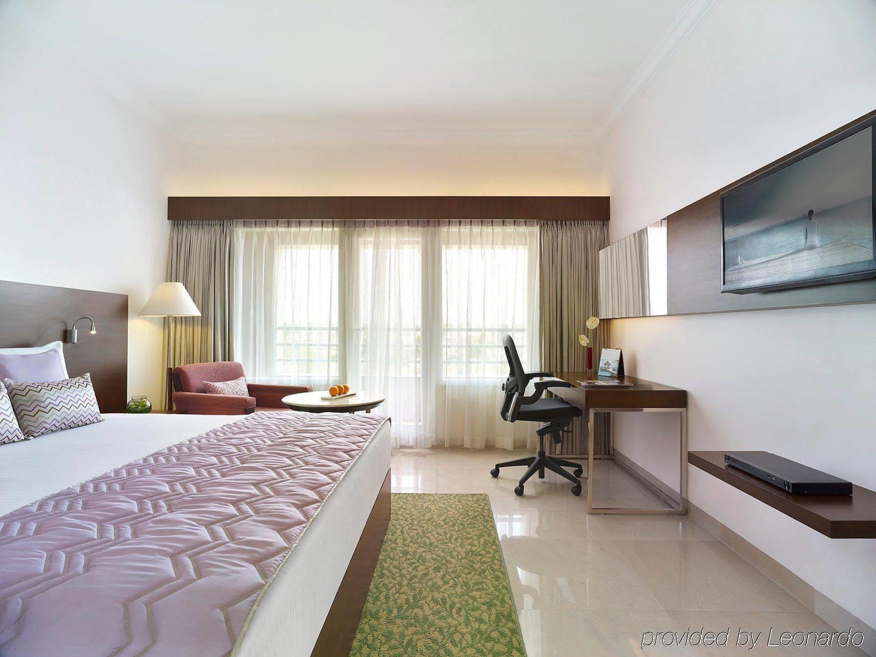 Hotel Naveen Lakeside Hubli Ngoại thất bức ảnh