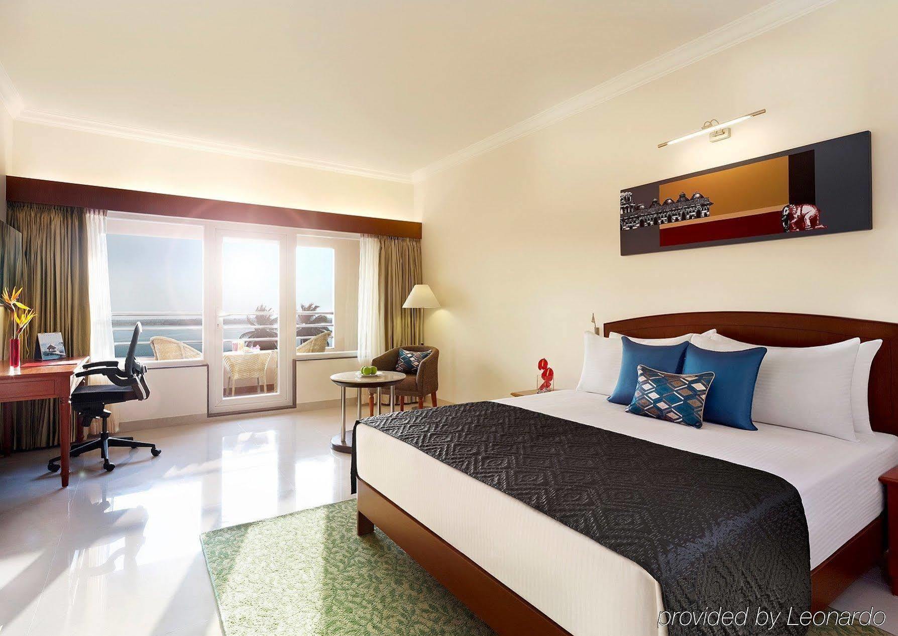 Hotel Naveen Lakeside Hubli Ngoại thất bức ảnh