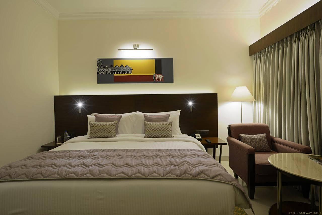 Hotel Naveen Lakeside Hubli Ngoại thất bức ảnh