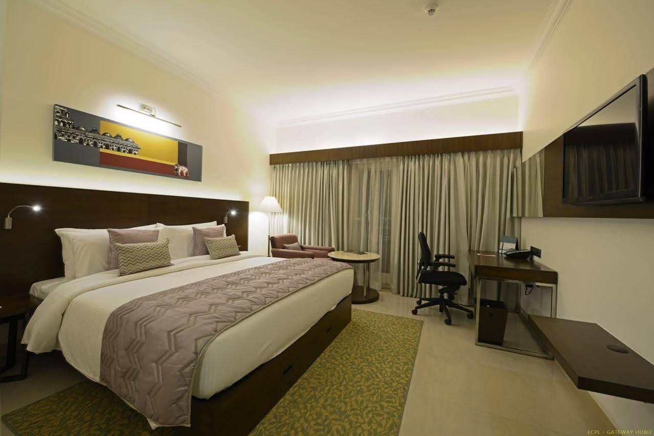 Hotel Naveen Lakeside Hubli Ngoại thất bức ảnh